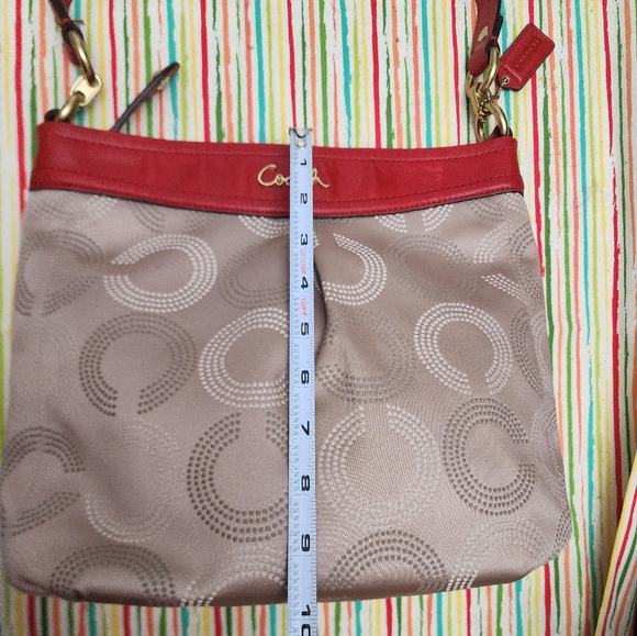 Coach Hobo Tote 20088 - Picture 11 of 15